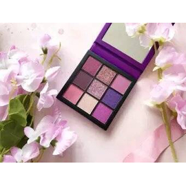 Huda BeautyAmethyst  Obsessions Eyeshadow Palette